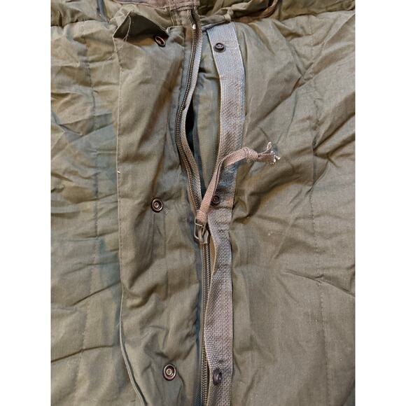 Vtg. US Military Intermediate Cold Weather Army Camping Mummy Sleeping Bag - Picture 2 of 4